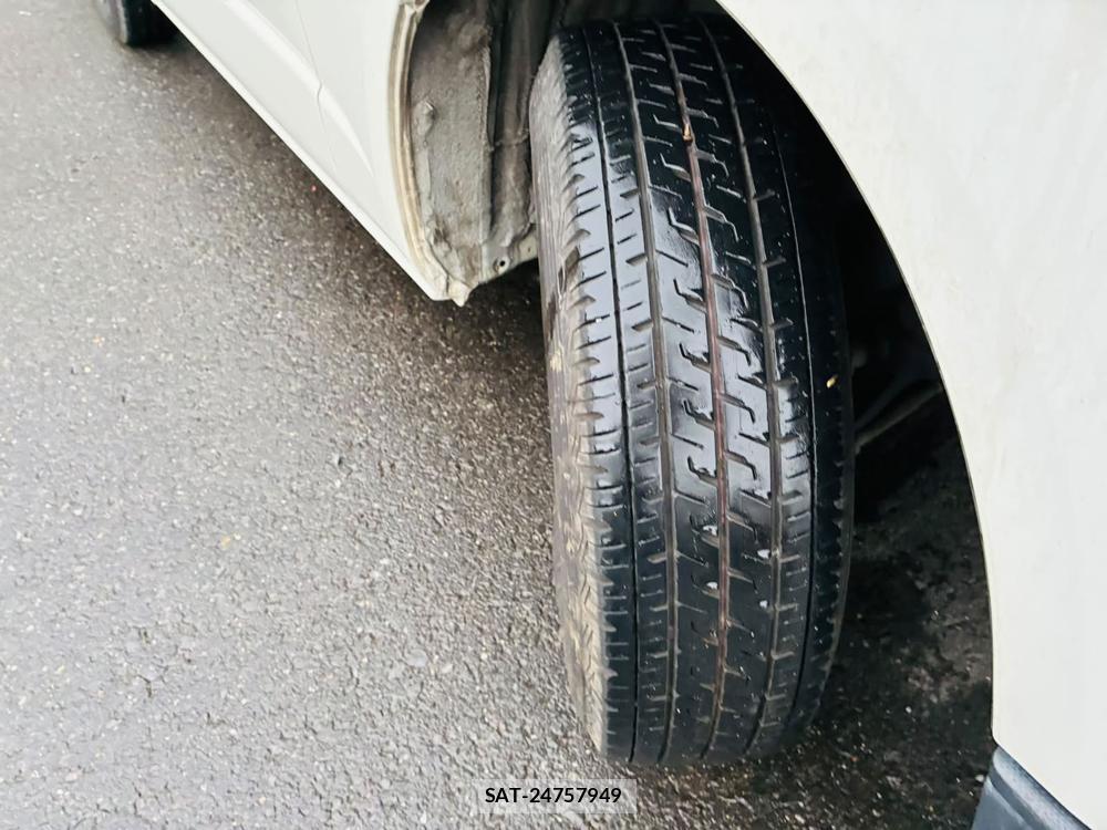 Toyota HIACE VAN 2020-11 7613288-32