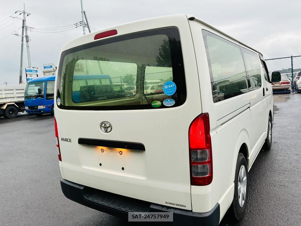 Toyota HIACE VAN 2020-11 7613288-4