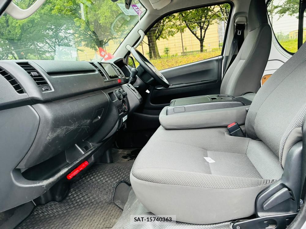 Toyota HIACE VAN 2019-07 7471407-9
