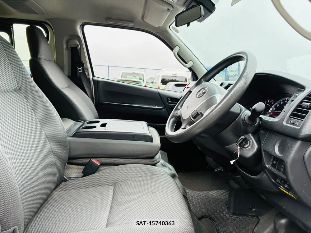 Toyota HIACE VAN 2019-07 7471407-10