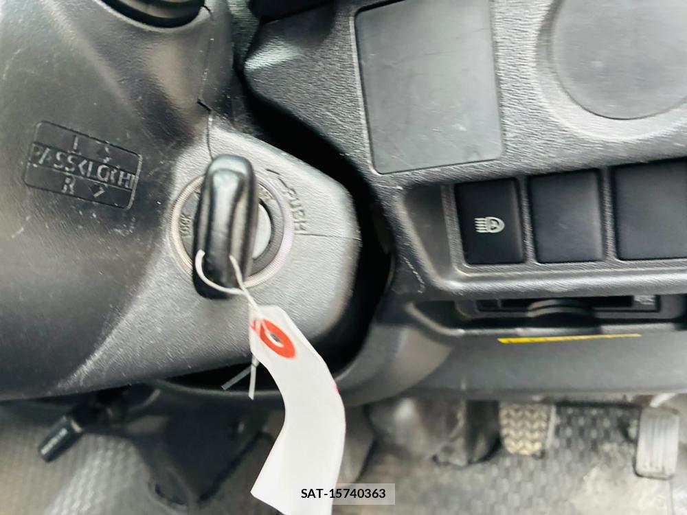 Toyota HIACE VAN 2019-07 7471407-15