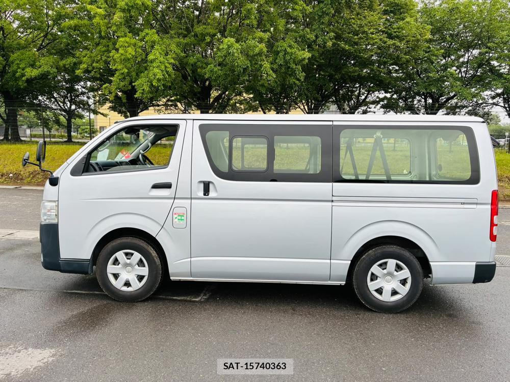 Toyota HIACE VAN 2019-07 7471407-1