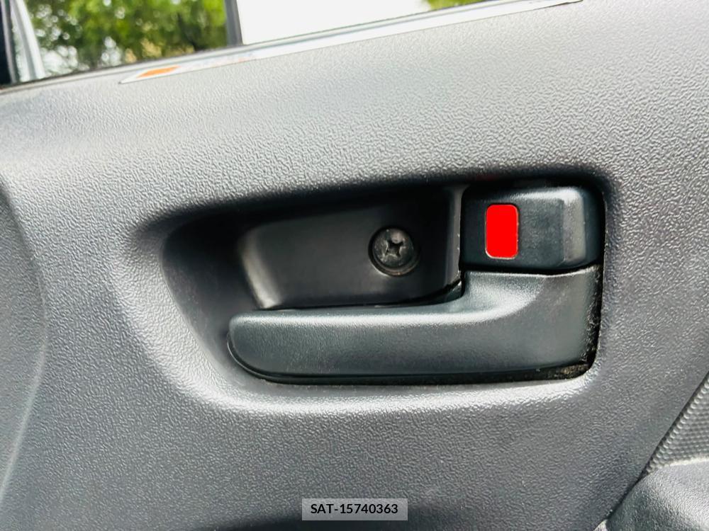 Toyota HIACE VAN 2019-07 7471407-19