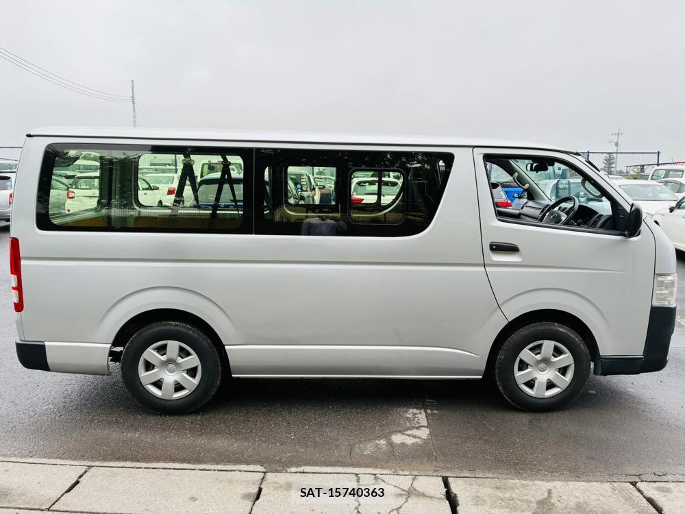 Toyota HIACE VAN 2019-07 7471407-5