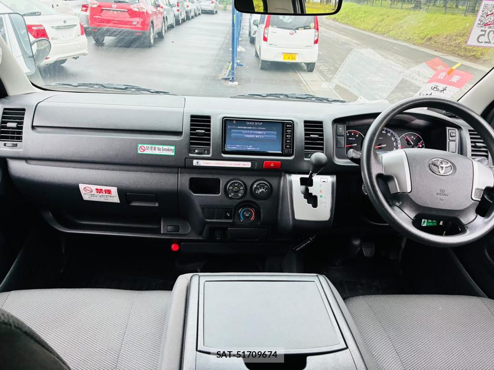 Toyota HIACE VAN 2019-03 7489905-12