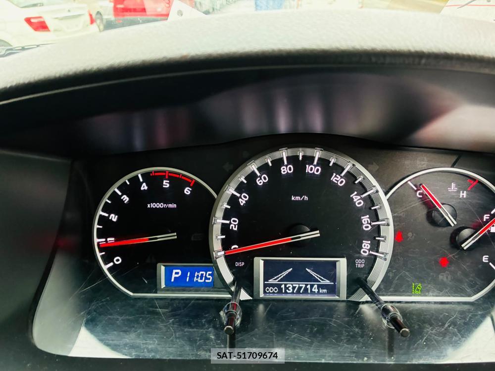 Toyota HIACE VAN 2019-03 7489905-15