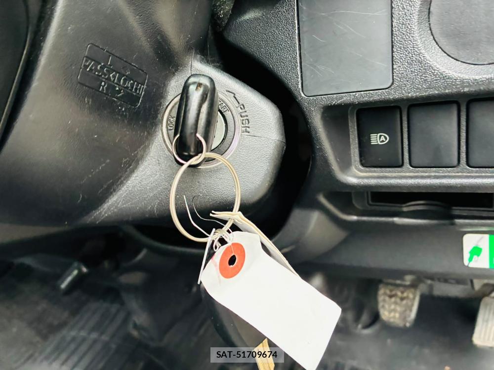 Toyota HIACE VAN 2019-03 7489905-16