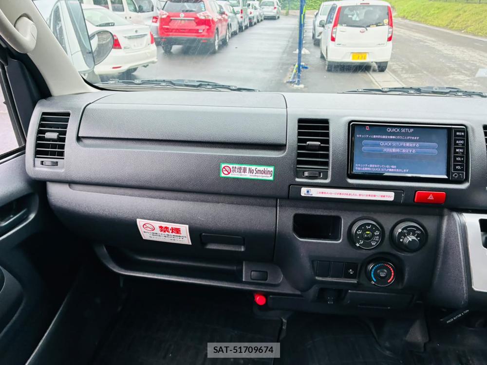 Toyota HIACE VAN 2019-03 7489905-17