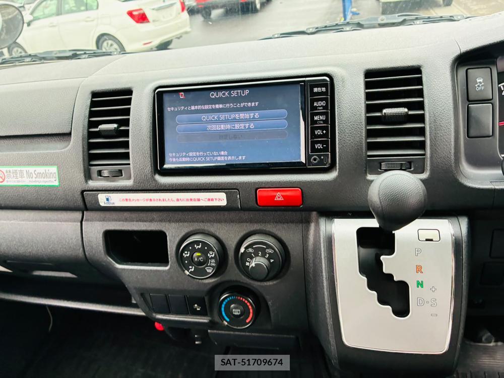 Toyota HIACE VAN 2019-03 7489905-19
