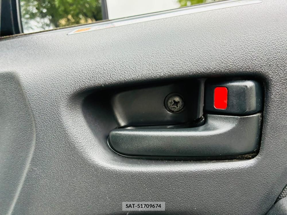 Toyota HIACE VAN 2019-03 7489905-20
