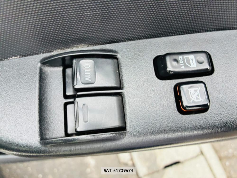 Toyota HIACE VAN 2019-03 7489905-21