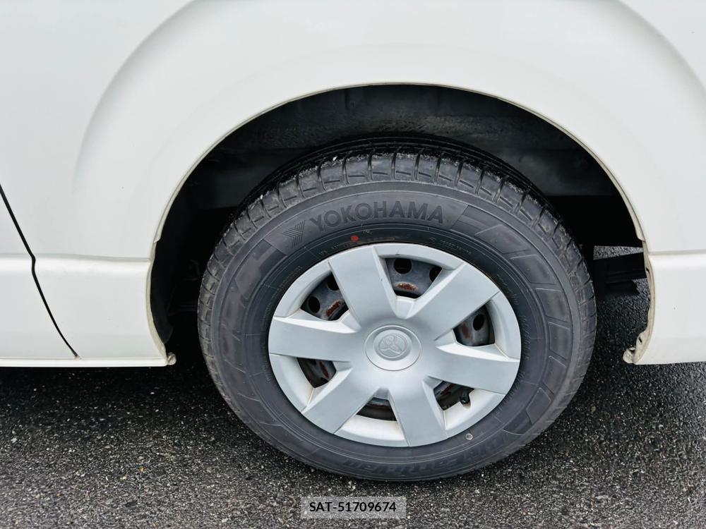 Toyota HIACE VAN 2019-03 7489905-27