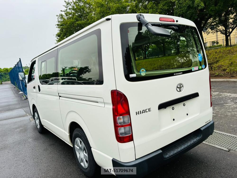 Toyota HIACE VAN 2019-03 7489905-2