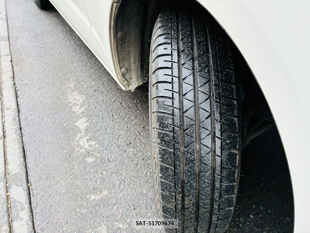 Toyota HIACE VAN 2019-03 7489905-31