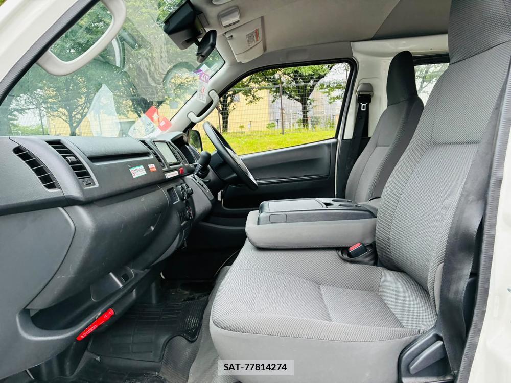 Toyota HIACE VAN 2019-03 7471408-10