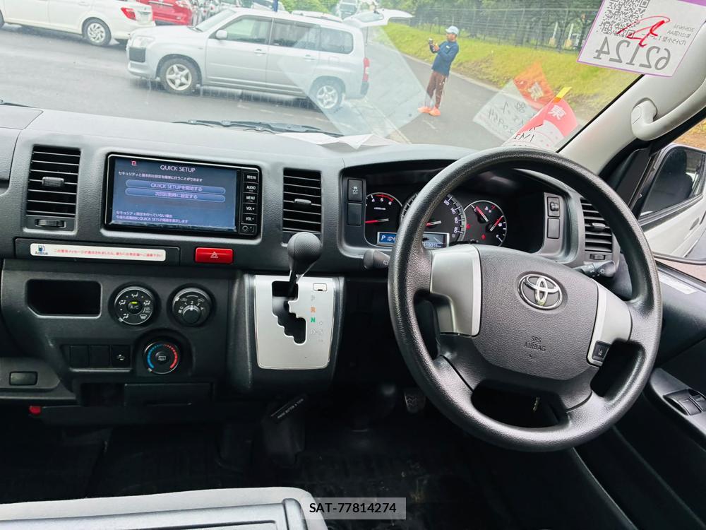 Toyota HIACE VAN 2019-03 7471408-13