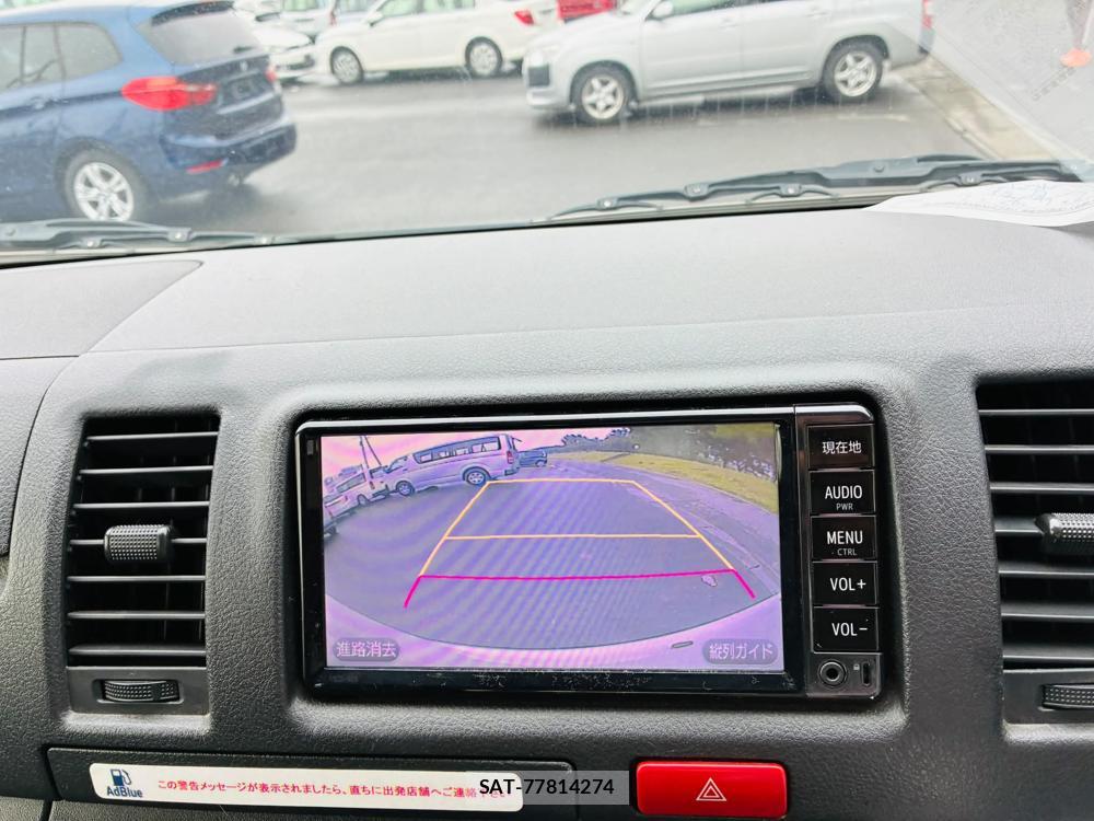 Toyota HIACE VAN 2019-03 7471408-18