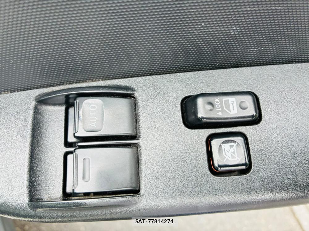 Toyota HIACE VAN 2019-03 7471408-21