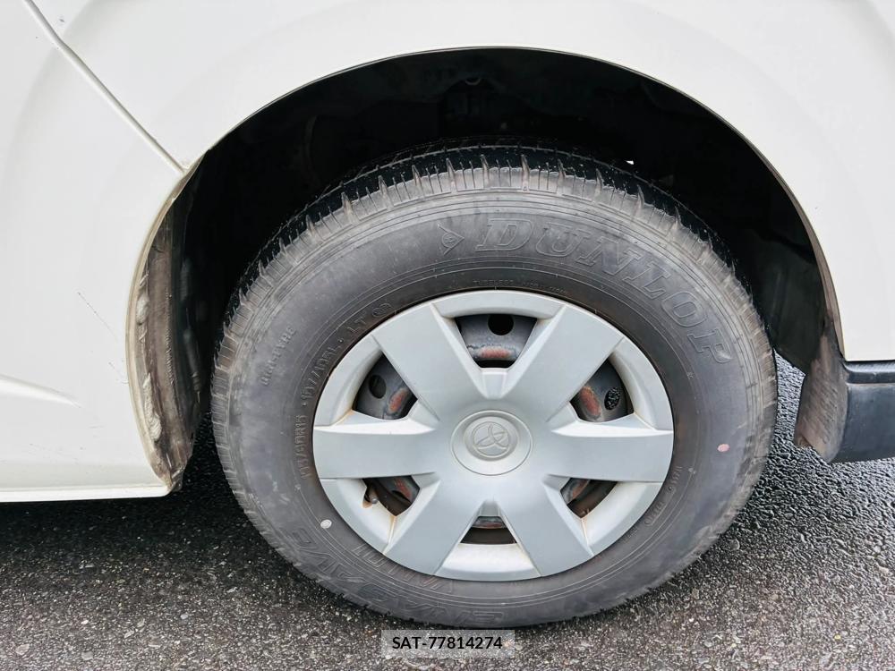 Toyota HIACE VAN 2019-03 7471408-28