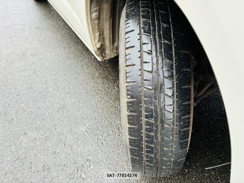 Toyota HIACE VAN 2019-03 7471408-32