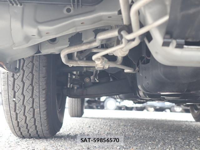 Toyota HIACE VAN 2023-07 7723865-23
