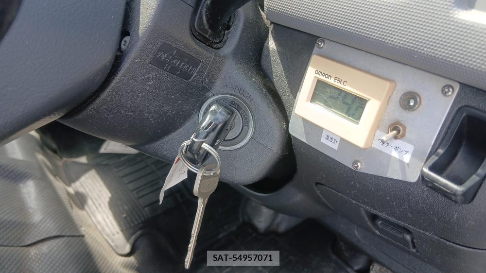 Toyota HIACE VAN 2010 7230116-18