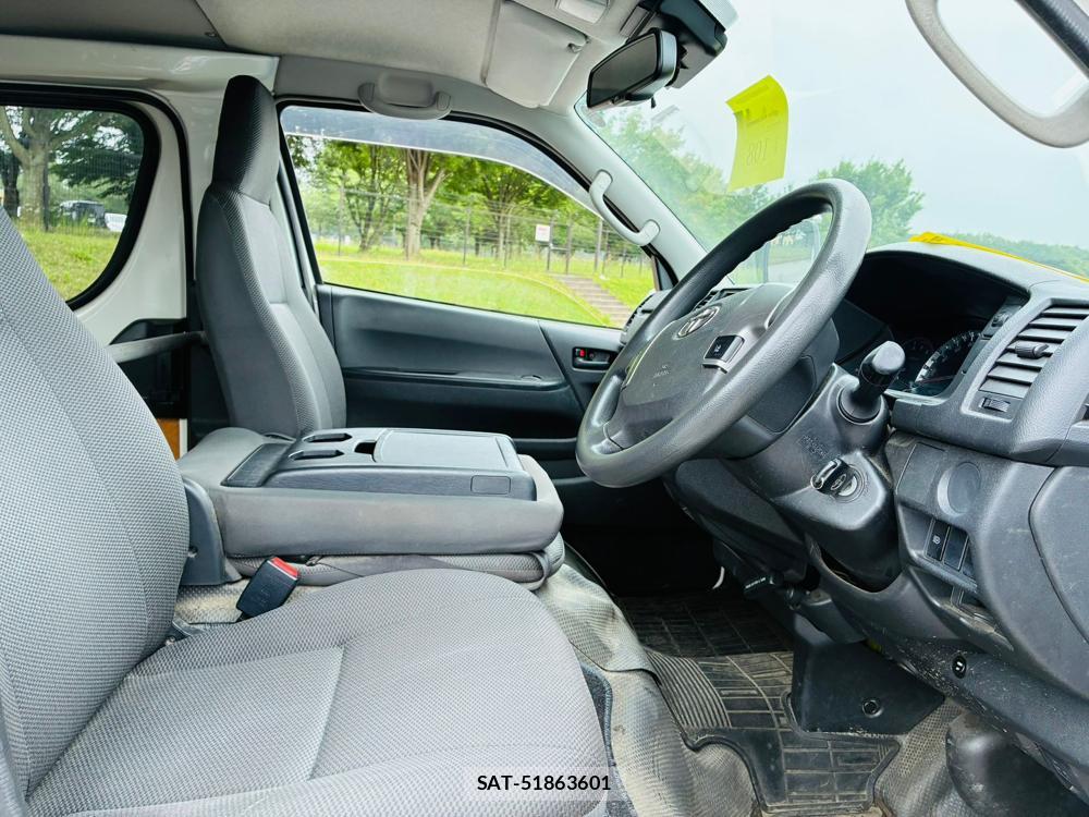 Toyota HIACE VAN 2020-05 7840048-11