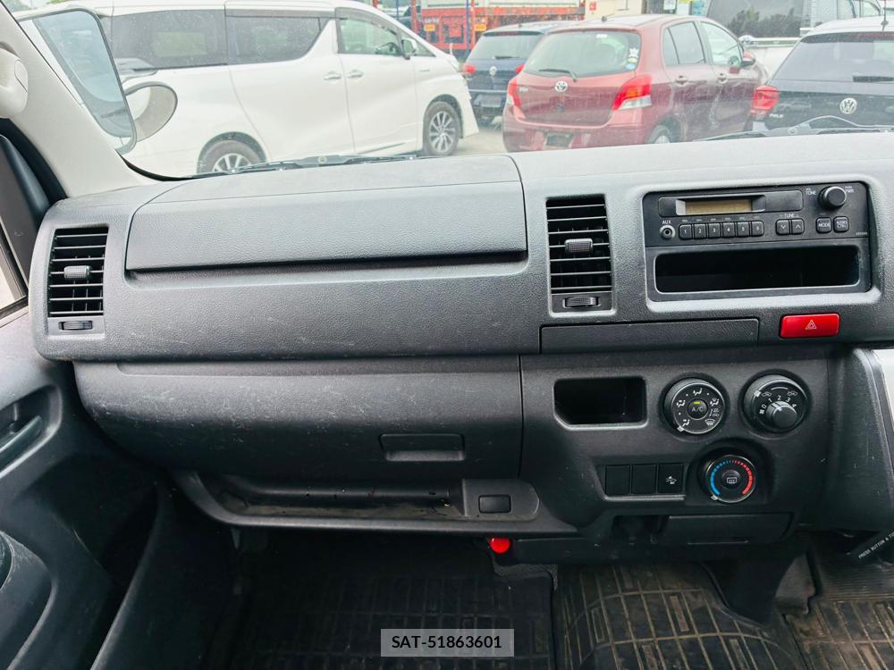 Toyota HIACE VAN 2020-05 7840048-17
