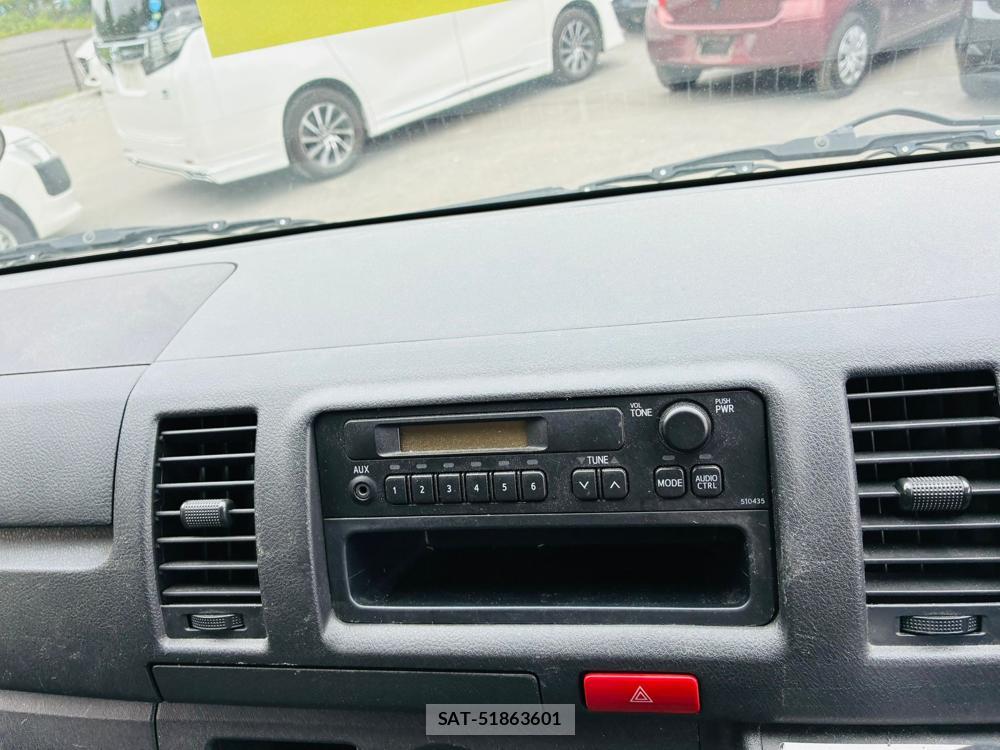 Toyota HIACE VAN 2020-05 7840048-18