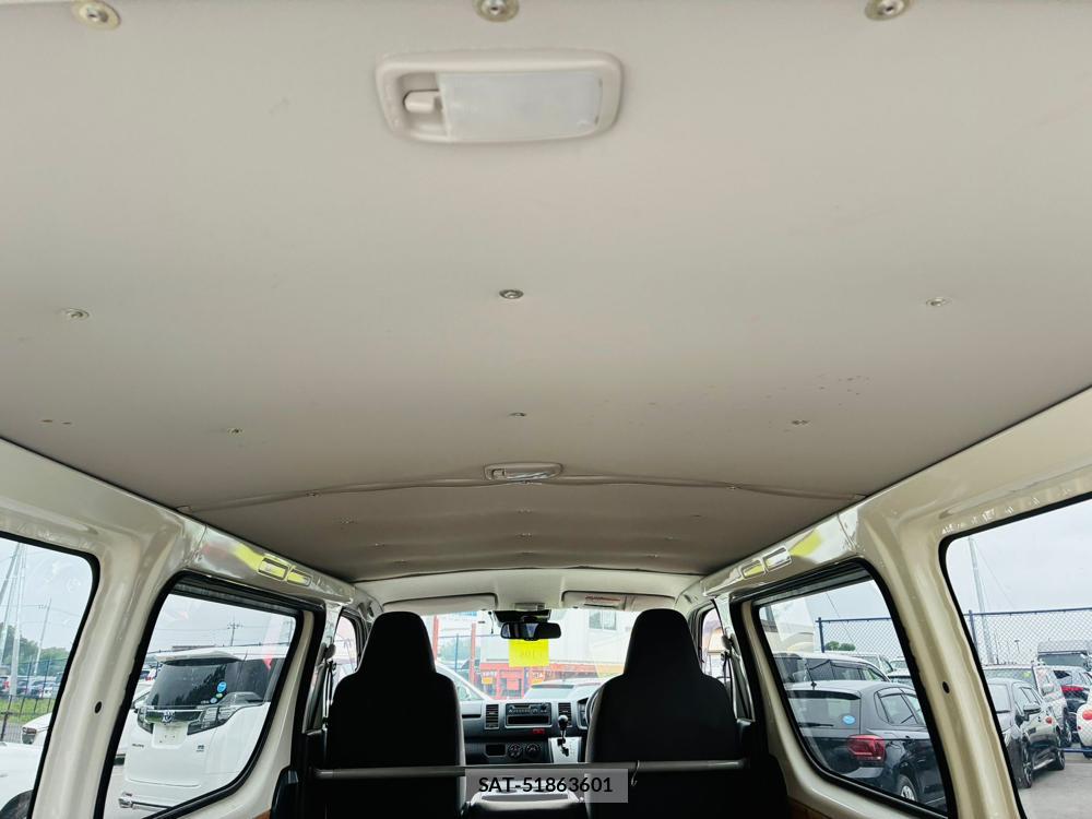 Toyota HIACE VAN 2020-05 7840048-24