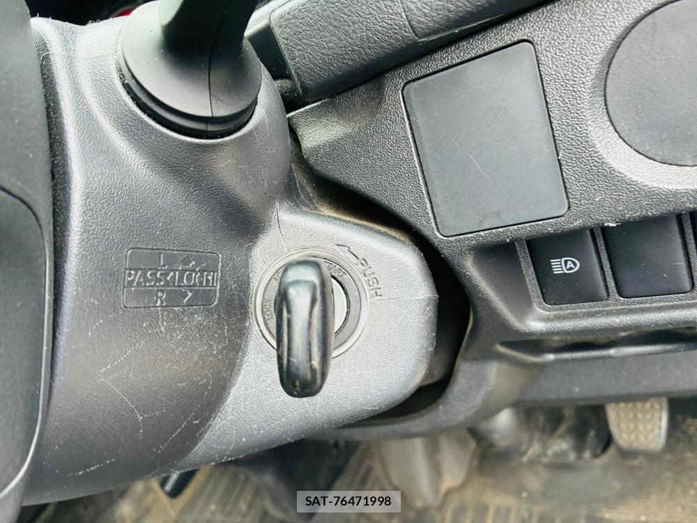 Toyota HIACE VAN 2020-05 7840026-16