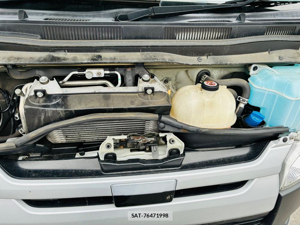 Toyota HIACE VAN 2020-05 7840026-33