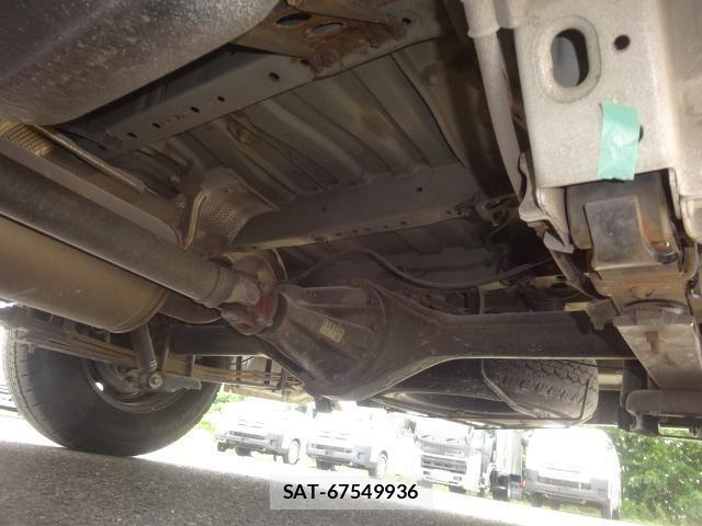 Toyota HIACE VAN 2015-04 7902685-22
