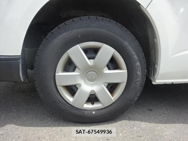 Toyota HIACE VAN 2015-04 7902685-26