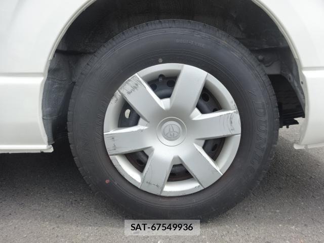Toyota HIACE VAN 2015-04 7902685-29