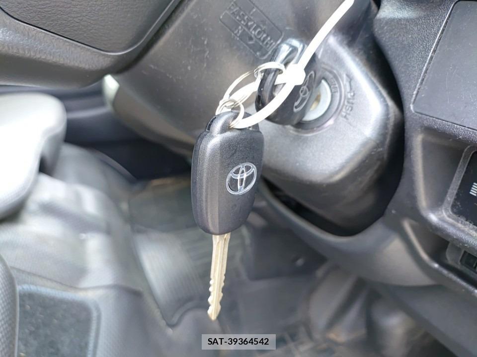 Toyota HIACE VAN 2019-06 7903883-10