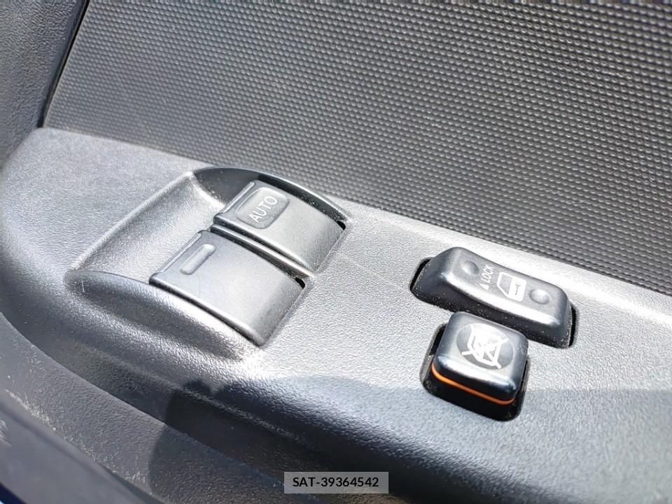 Toyota HIACE VAN 2019-06 7903883-12