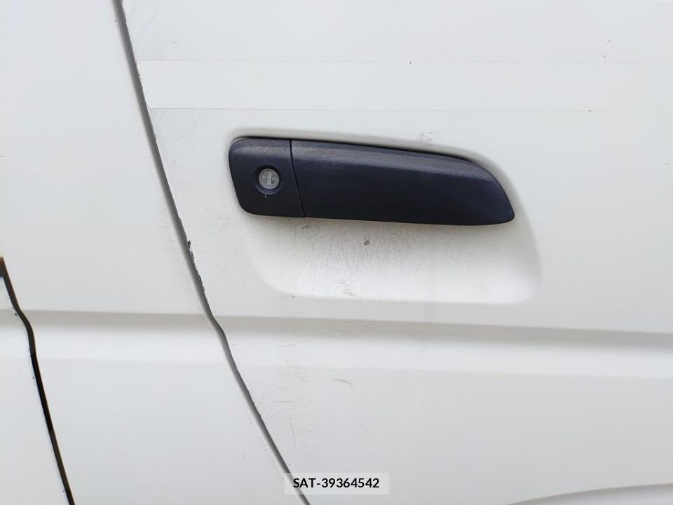 Toyota HIACE VAN 2019-06 7903883-14