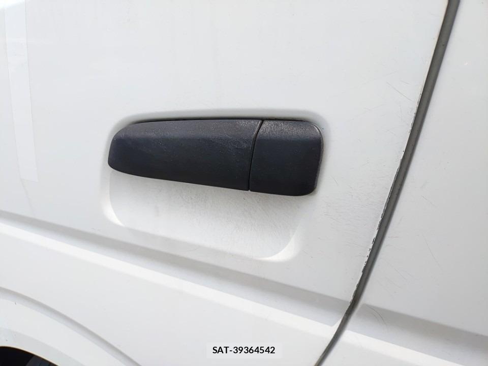 Toyota HIACE VAN 2019-06 7903883-15