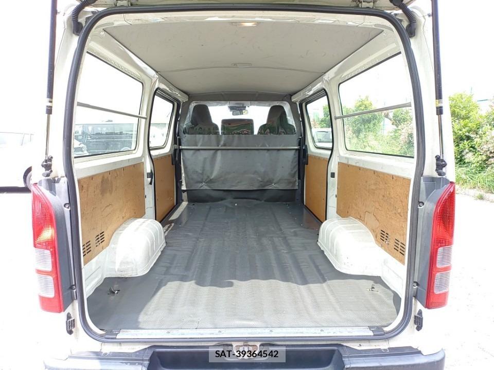 Toyota HIACE VAN 2019-06 7903883-16