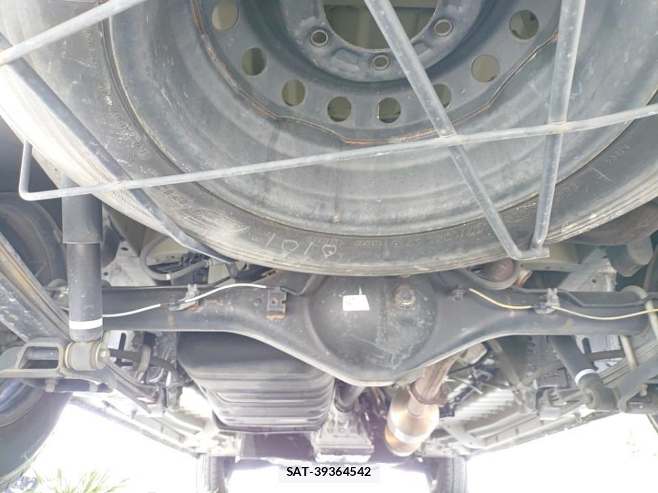 Toyota HIACE VAN 2019-06 7903883-17