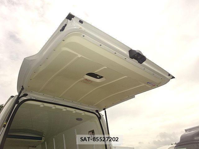 Toyota HIACE VAN 2019-12 7961928-12