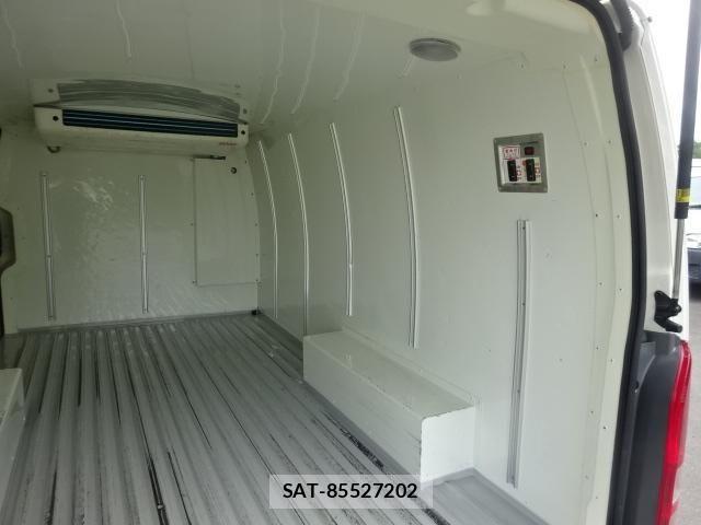 Toyota HIACE VAN 2019-12 7961928-15