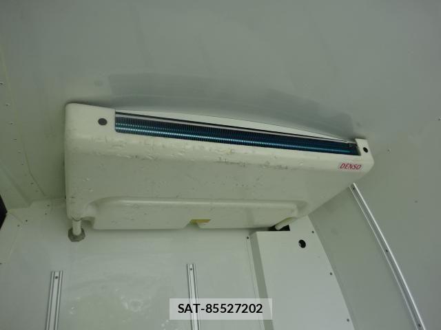 Toyota HIACE VAN 2019-12 7961928-19