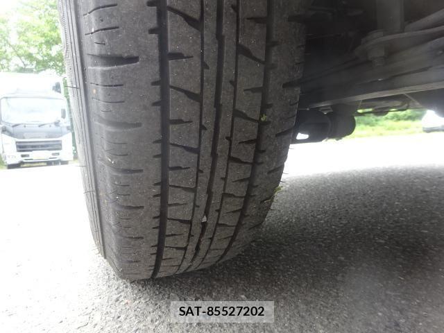 Toyota HIACE VAN 2019-12 7961928-29