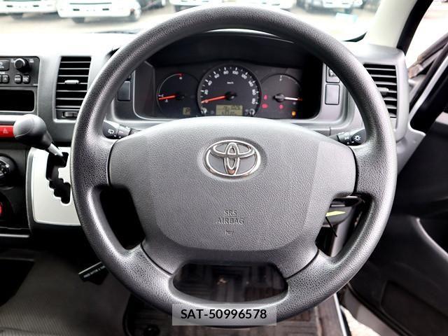Toyota HIACE VAN 2017-03 7961929-3