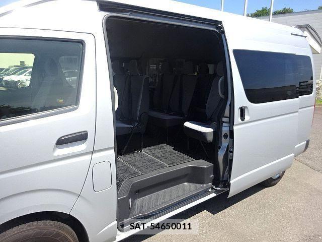Toyota HIACE VAN 2019-04 7979386-10