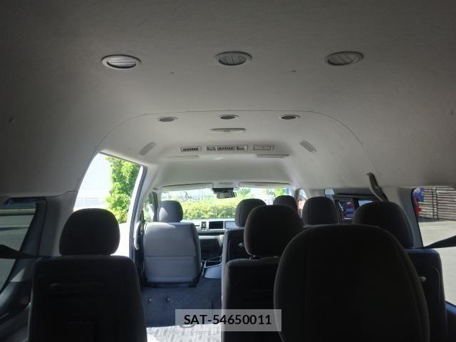 Toyota HIACE VAN 2019-04 7979386-20