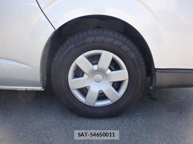 Toyota HIACE VAN 2019-04 7979386-27