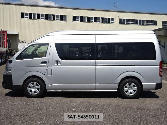 Toyota HIACE VAN 2019-04 7979386-3